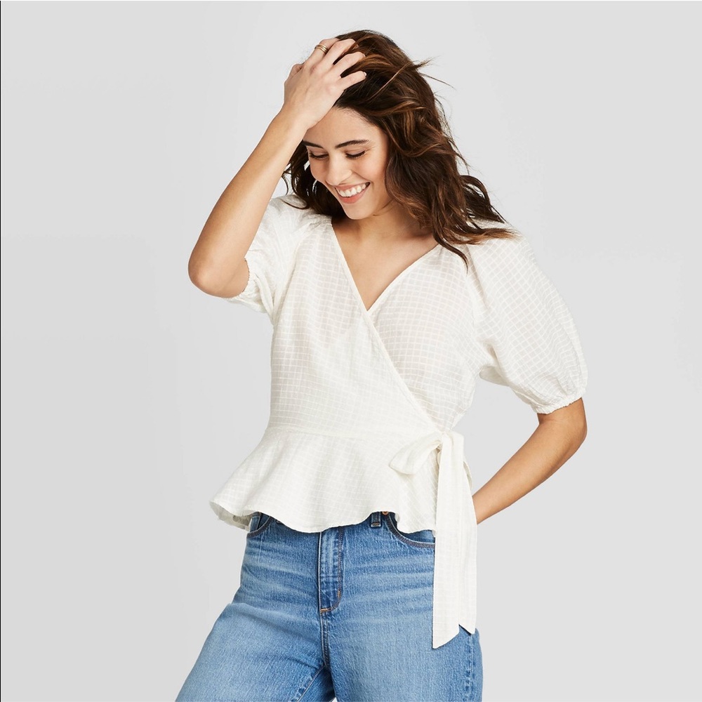 Women’s Short Sleeve Wrap Top - Universal Thread